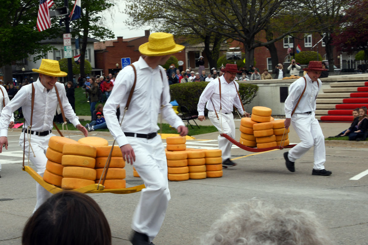 231 Cheese market re-enactors.JPG
